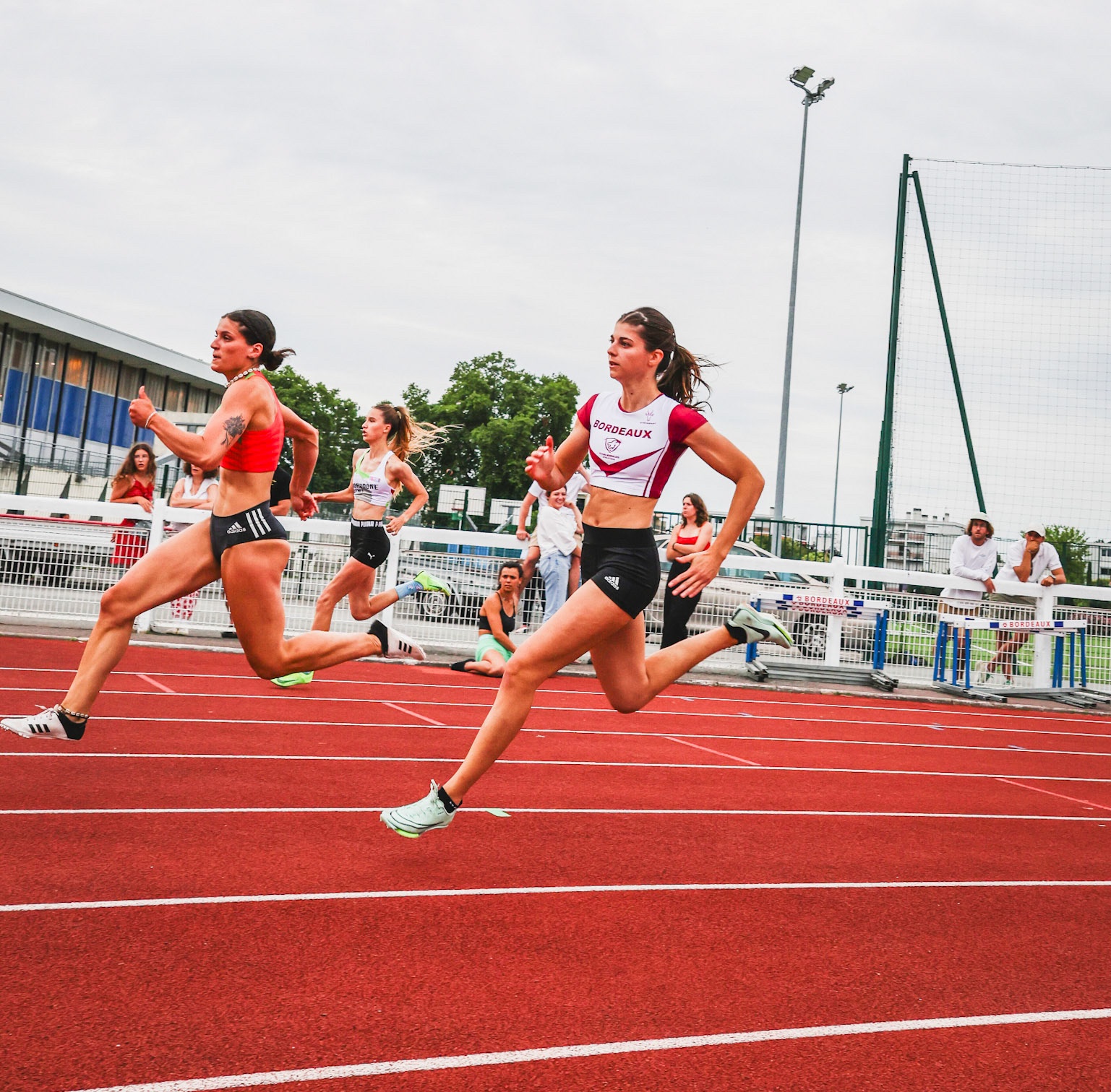 200m féminin au meeting Régional du Stade Bordelais Athlétisme