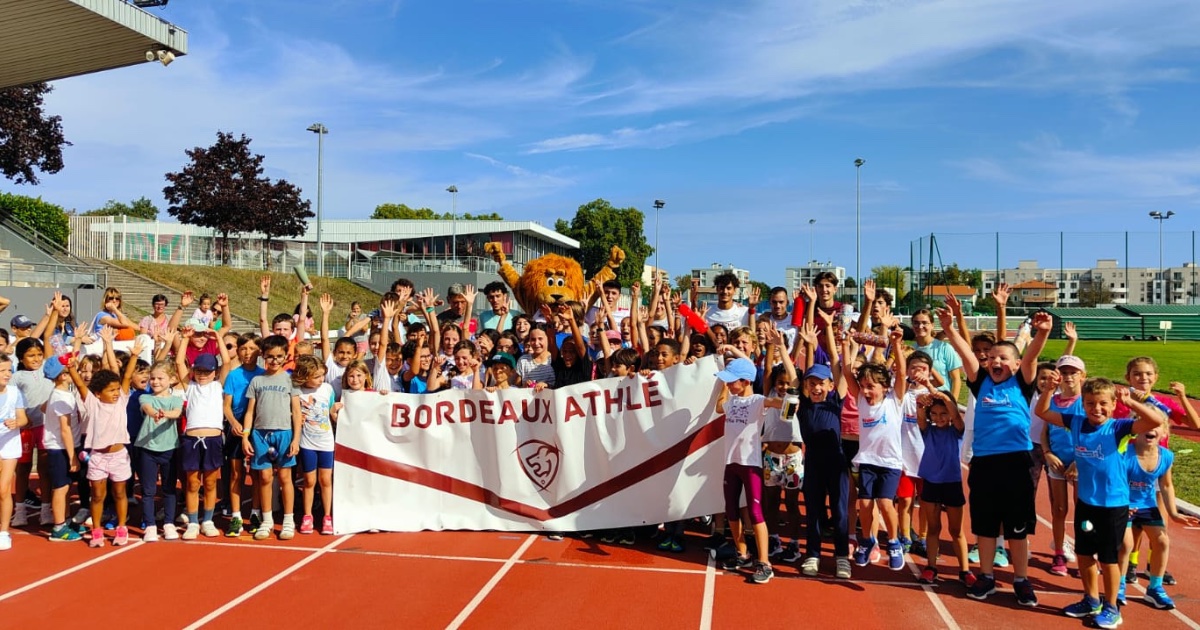 Jeunes du Stade Bordelais Athlétisme participant au Kinder Joy of Moving athletics day