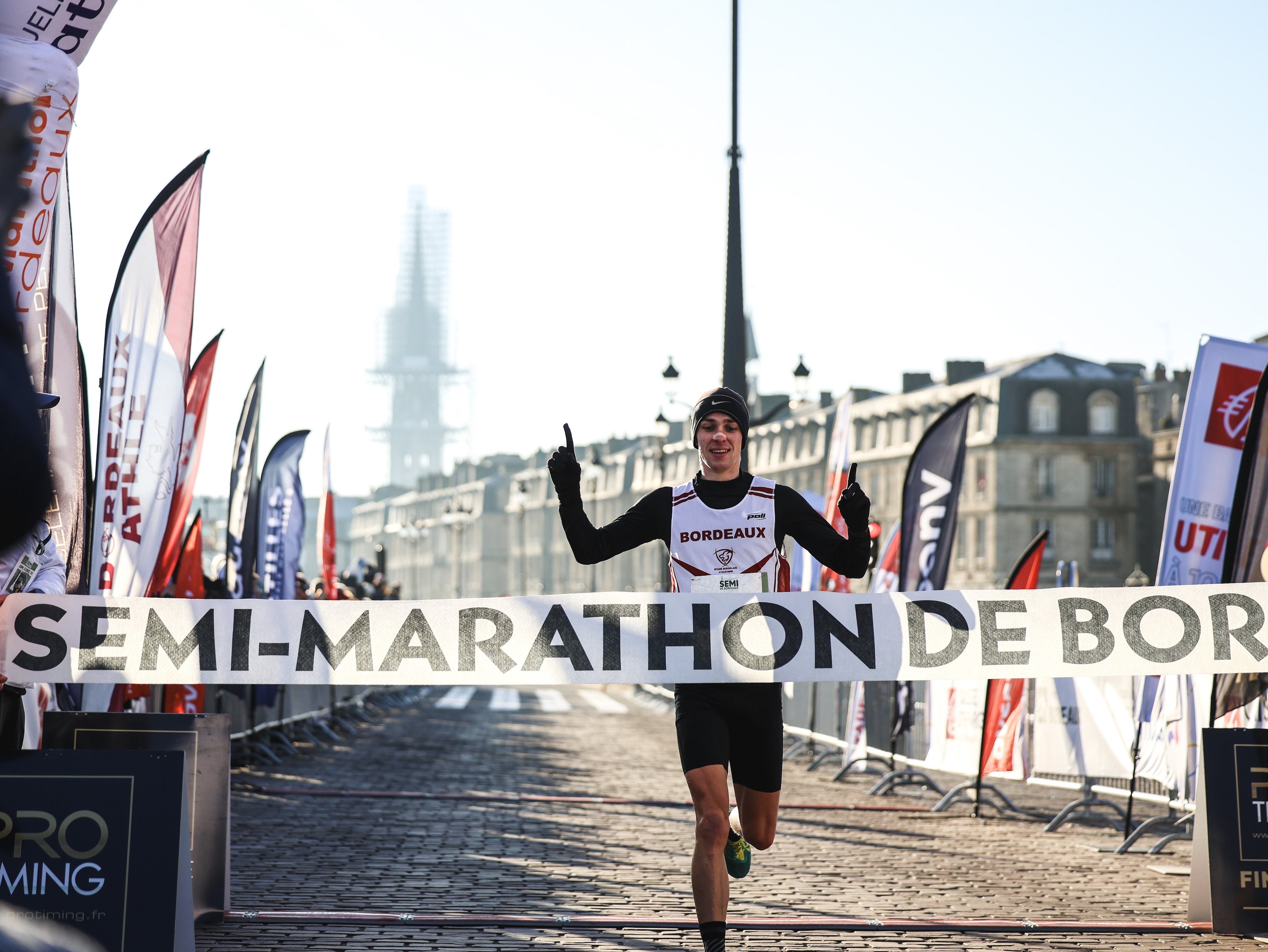 Clement DEFLANDRE vainqueur du semi-marathon de Bordeaux