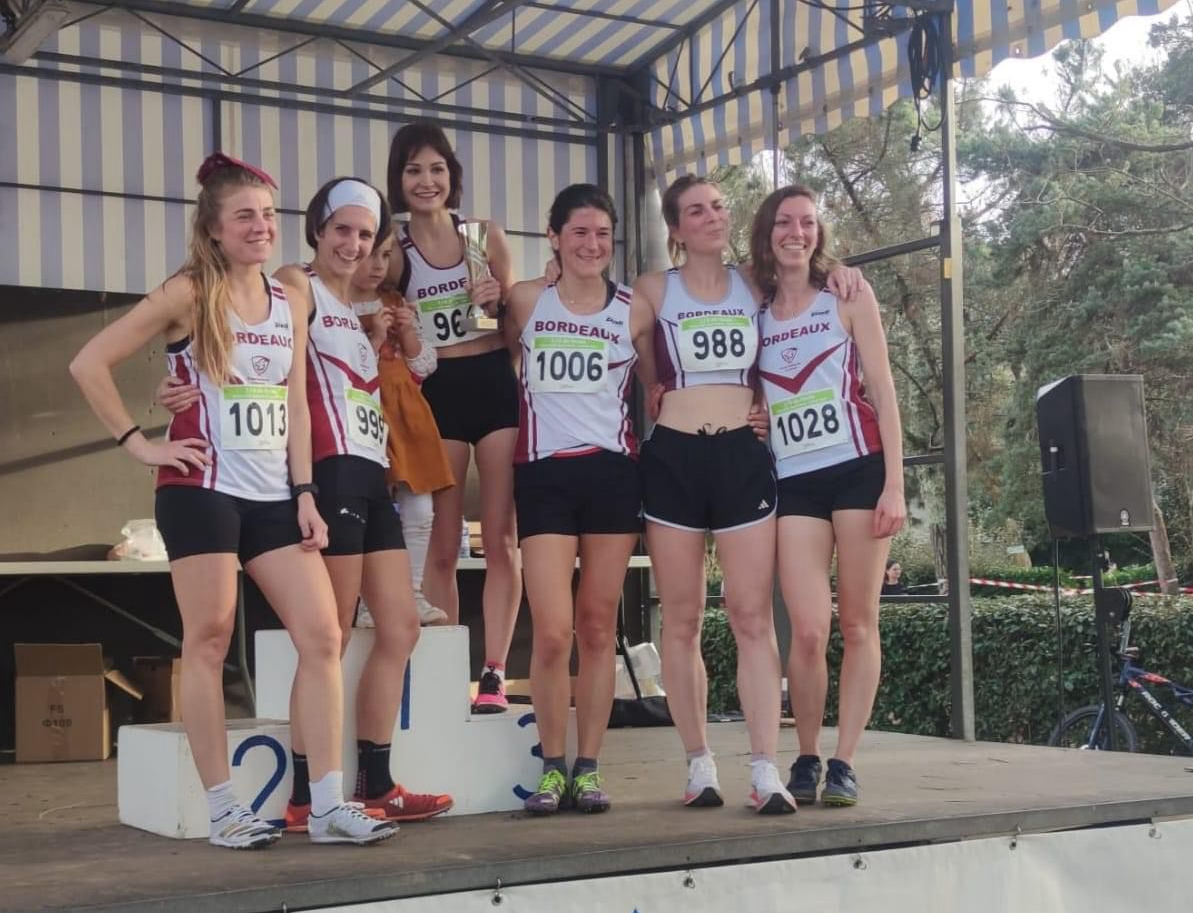 équipe féminine cross élite du Stade Bordelais Athlétisme aux ¼ de finale de cross