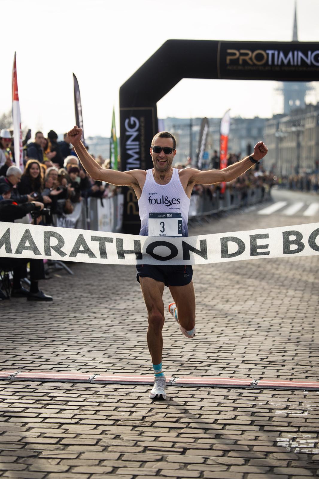 arrivée du vainqueur du semi-marathon de Bordeaux 2025